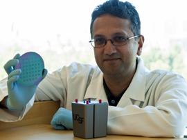 Roy with artificial kidney device